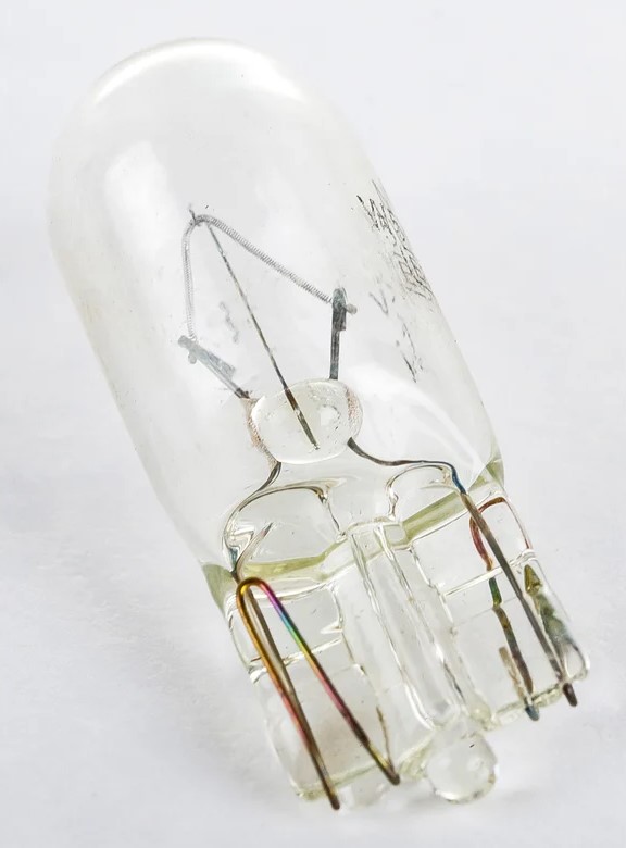 Лампа W5W 12V (5W) б/ц (фон.осв.ном.знака, габариты) 1 шт.
