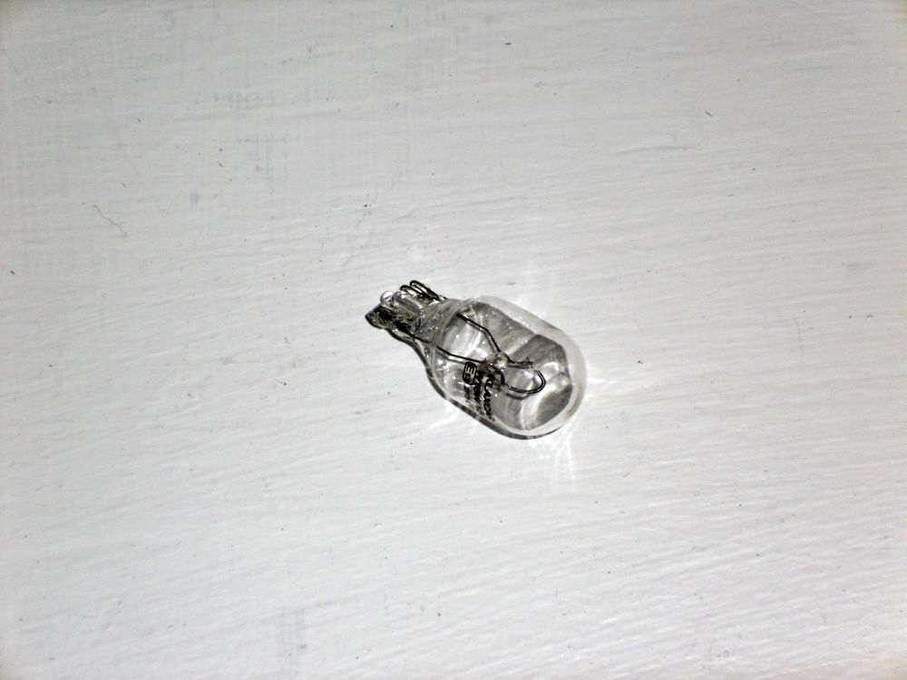 Лампа W16W 12V T15/16 W2.1x9.5D