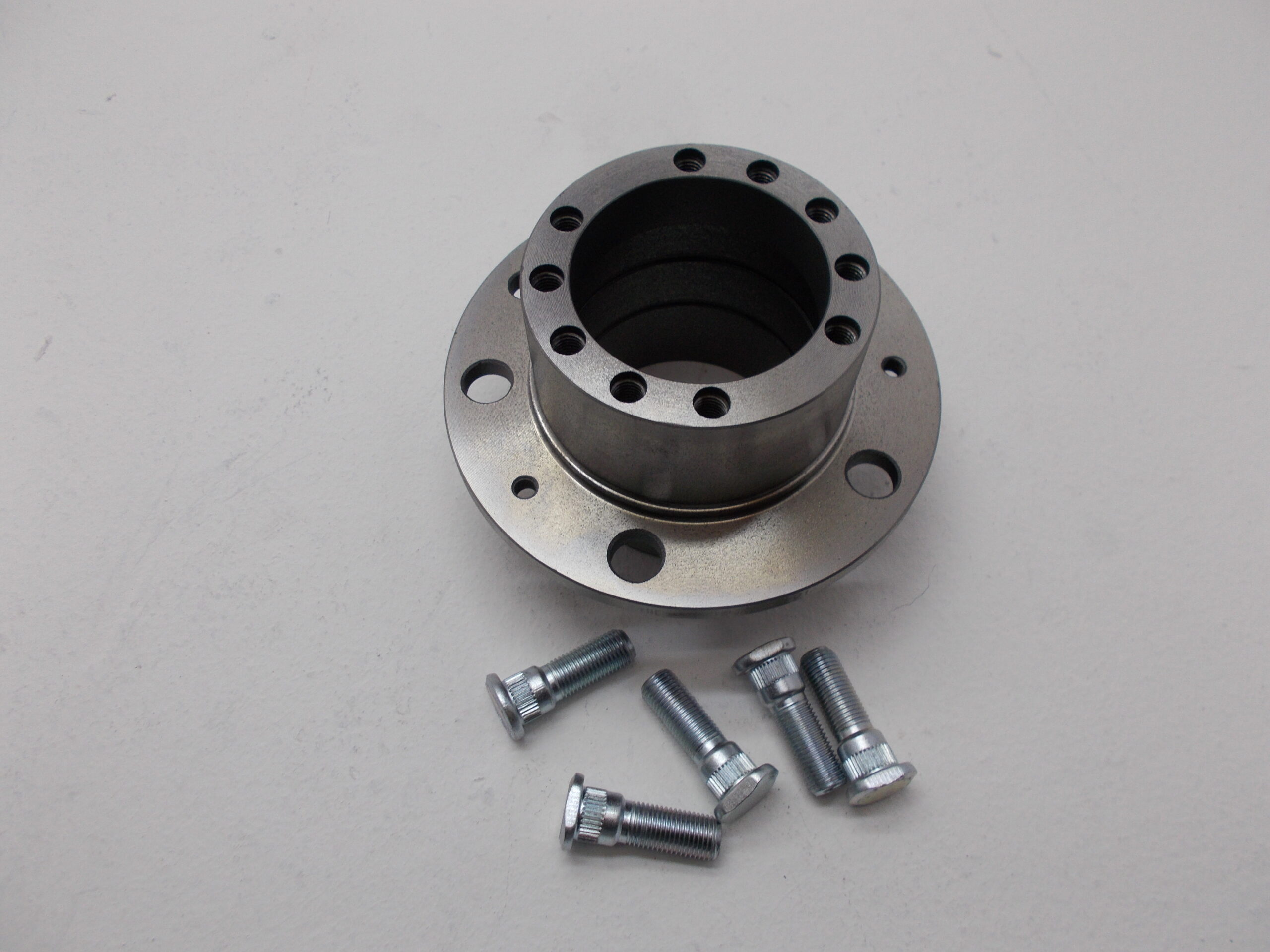 УАЗ Ступица колес УАЗ в сборе 10 отверстий с шпильками MetalPart