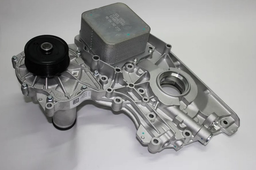 Крышка двигателя для а/м ГАЗ-3302 дв.CUMMINS ISF 2.8 перед. с охладит., вод.и маслян. насосом СБ ЕВРО-5