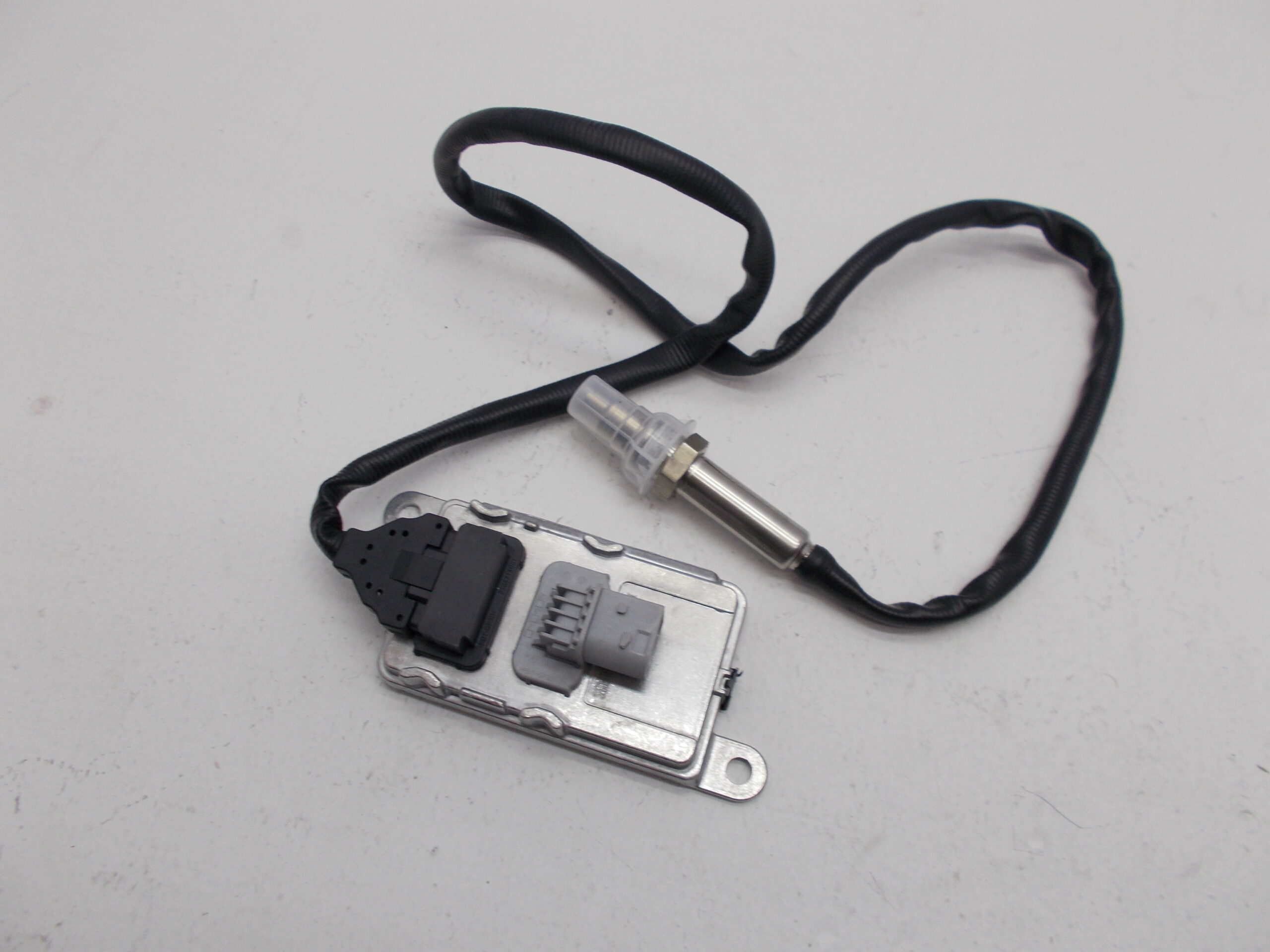 Датчик NOx 890 Мм 24 В Мерседес Бенз А0101531728 5WK9 7332A