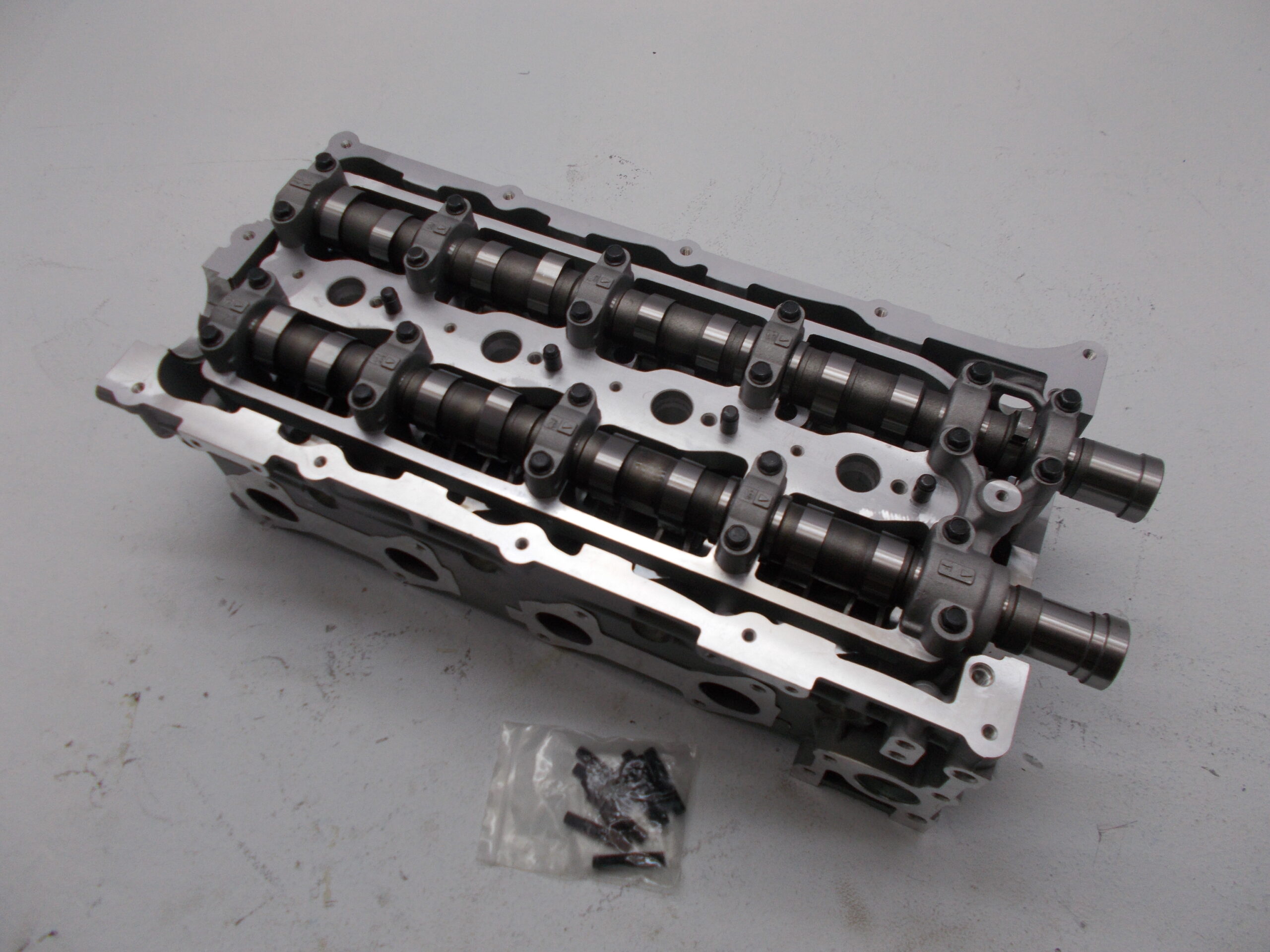 Головка блока цилиндров HYUNDAI D4CB / KIA SORENTO 2.5CRDI в СБОРЕ LINK