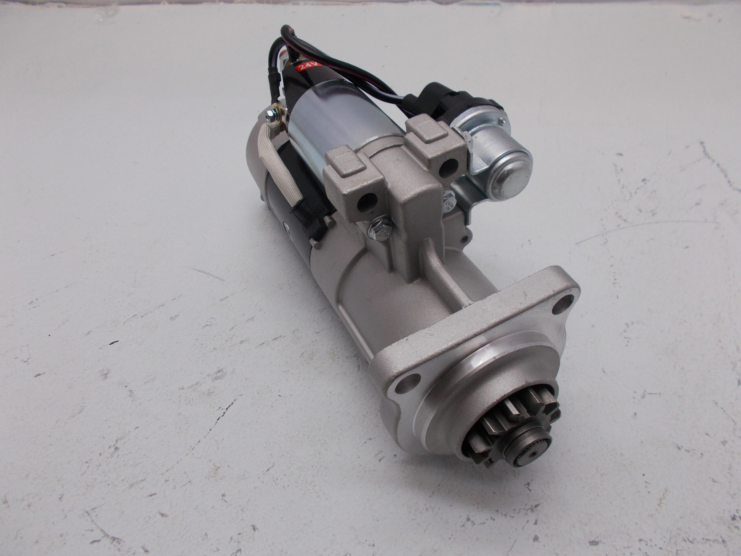 СТАРТЕР YUCHAI YC6108 / YC6B125 11зубов 24V 6KW LINK