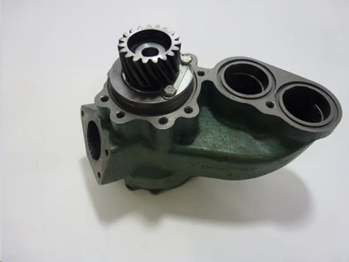 Помпа Volvo TD103 / TD122 / TD123  1545261/ 8149937 /  LINK