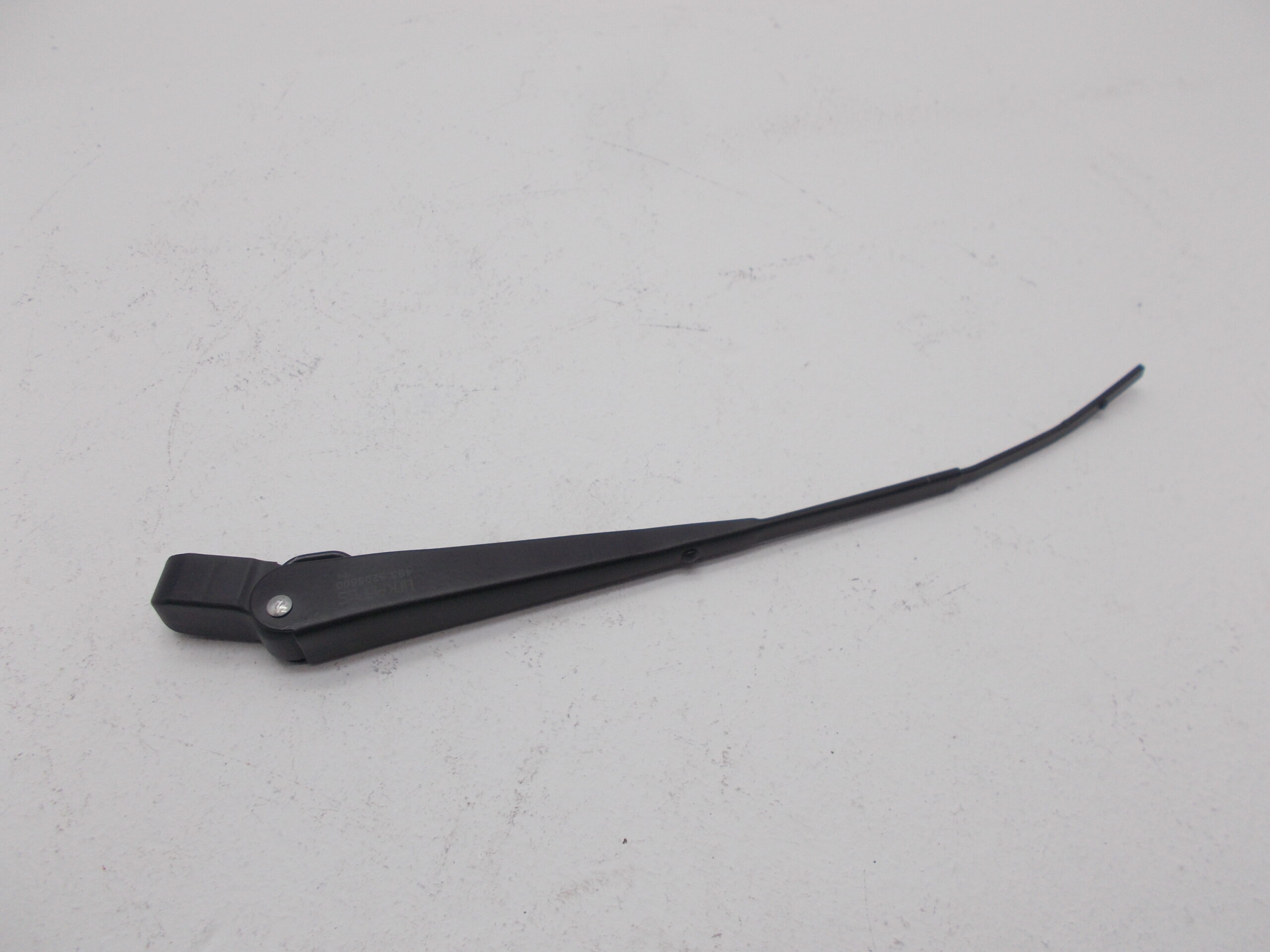 Поводок стеклоочистителя ВАЗ-2108-2109 390мм (перо 3х8) передний LINKPARTS