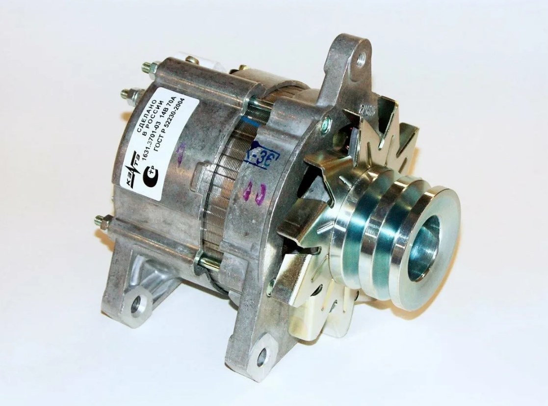 Генератор Г-3110,3102 дв.ЗМЗ-402.10 14В 70А КЗАЭ ЗАВОД