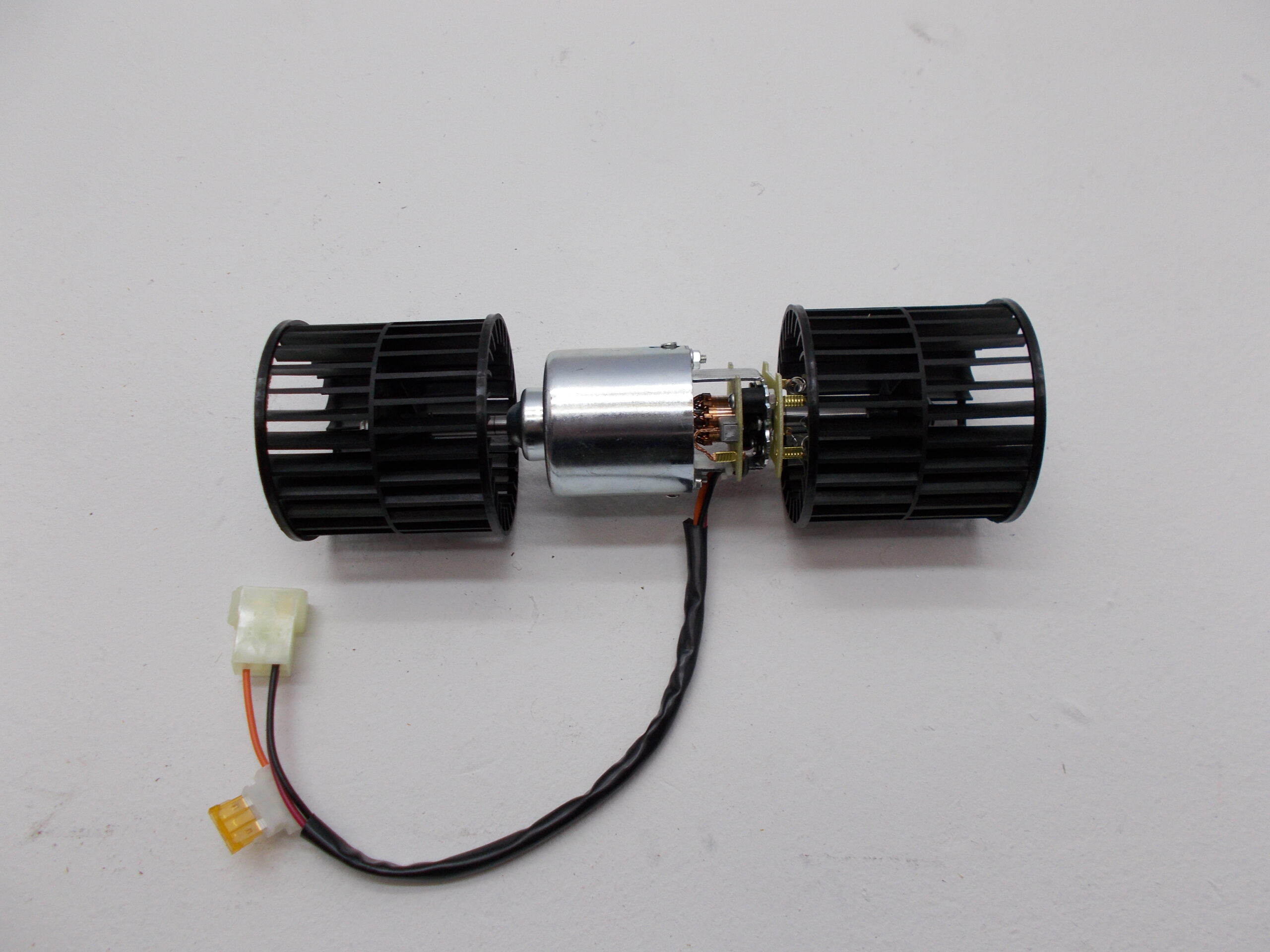 Мотор отопителя ПАЗ с крыльчатками 12V OPTIMA аналог ZENITH 8000