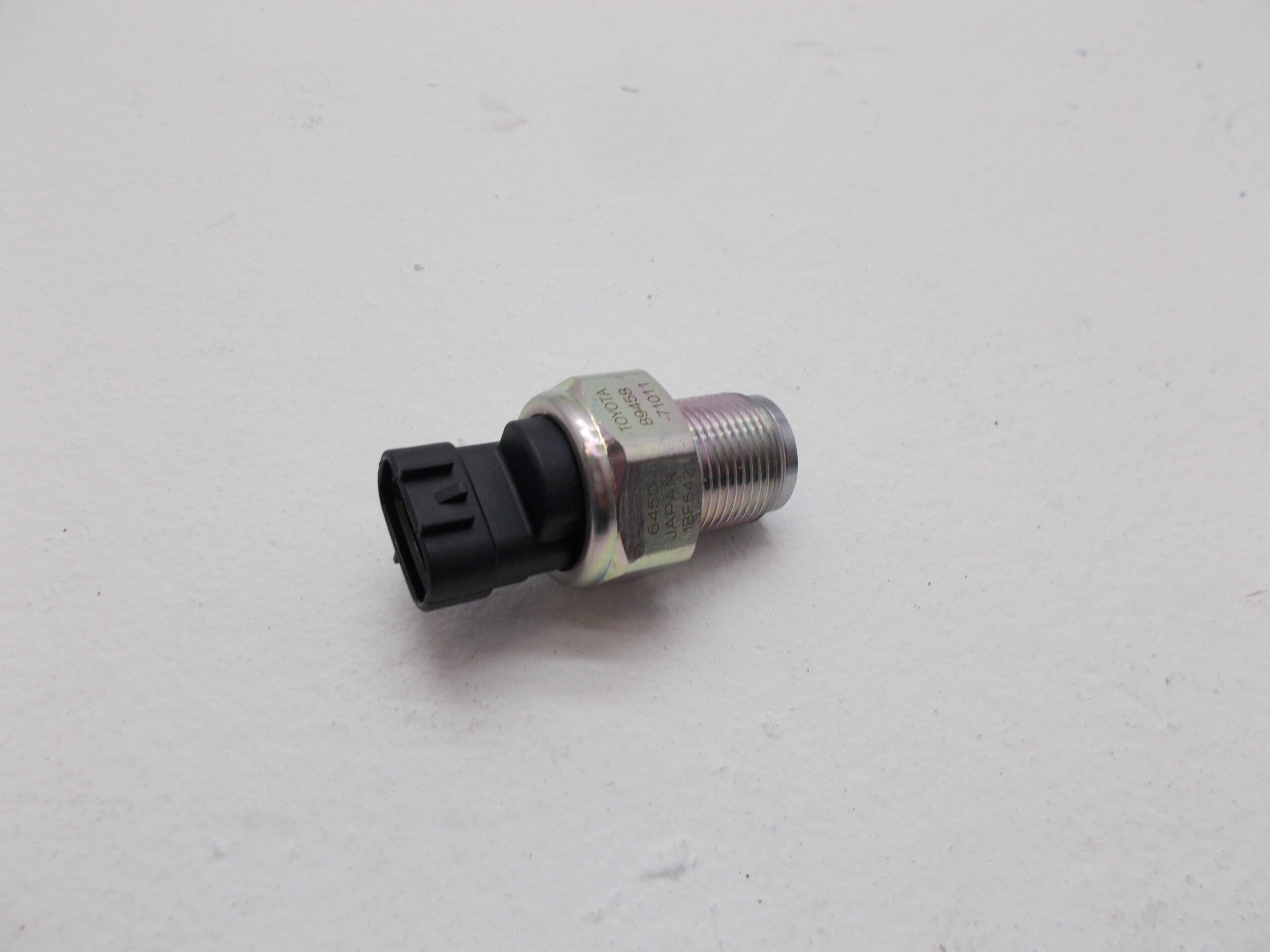Датчик давления топлива 89458-71011 TOYOTA LINKPARTS