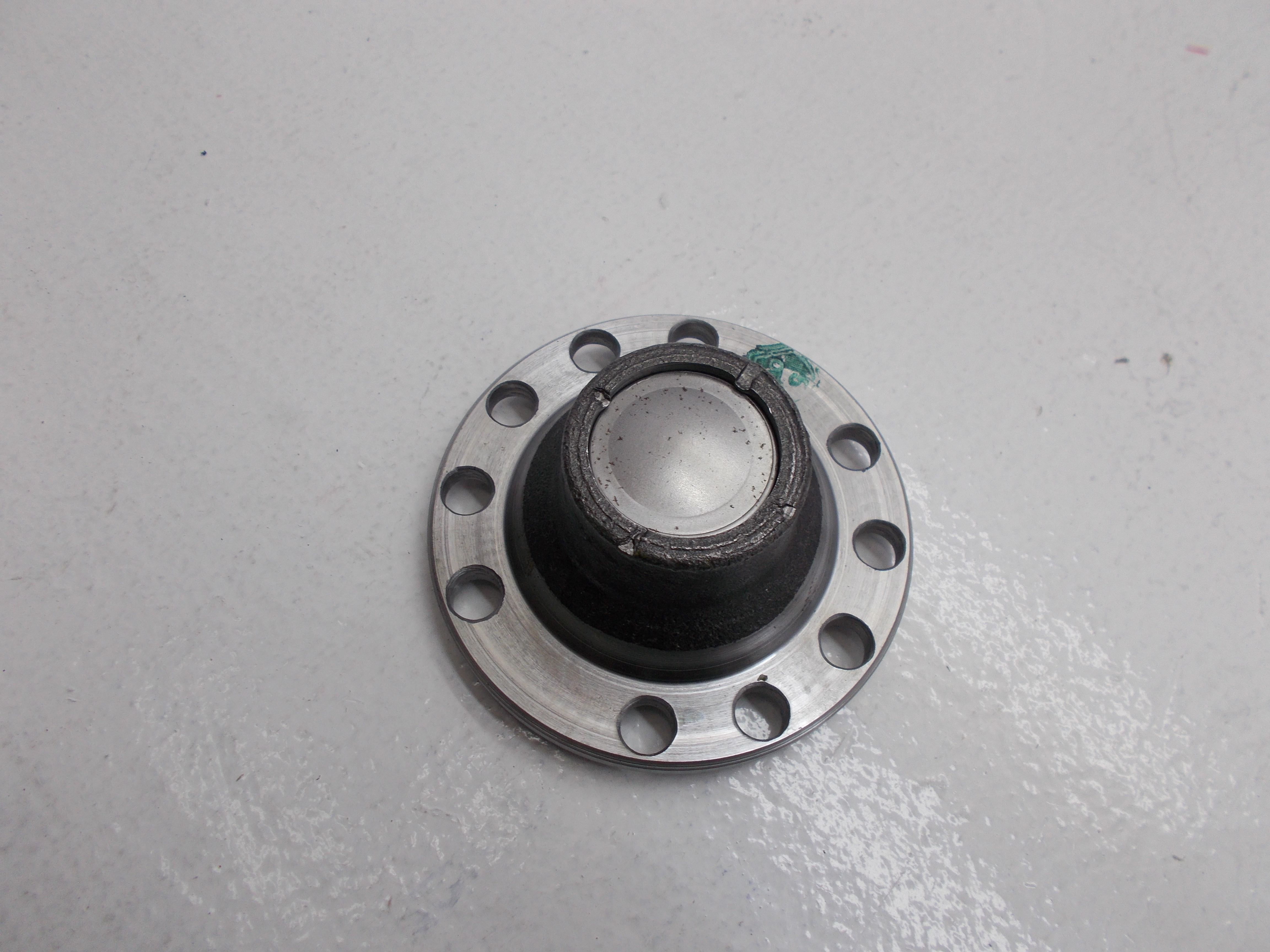 Заглушка переднего моста уаз. Фланец ведущей ступицы переднего колеса с заглушкой уаз-3151. Фланец ведущий с заглушкой 316200230419000 уаз. Фланец ведущий с заглушкой 316200230419000 уаз. Заглушка переднего моста уаз.